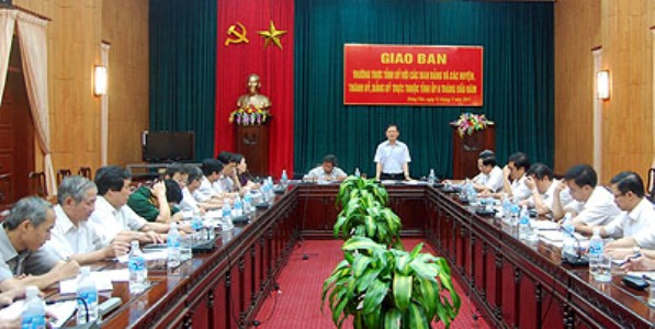 Thường trực Tỉnh uỷ Hưng Yên giao ban 6 tháng đầu năm 2011